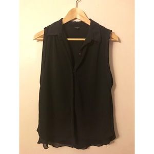 Ann Taylor sleeveless button down blouse M